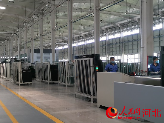 高碑店綠建產(chǎn)業(yè)蓬勃發(fā)展。人民網(wǎng)張繼航攝