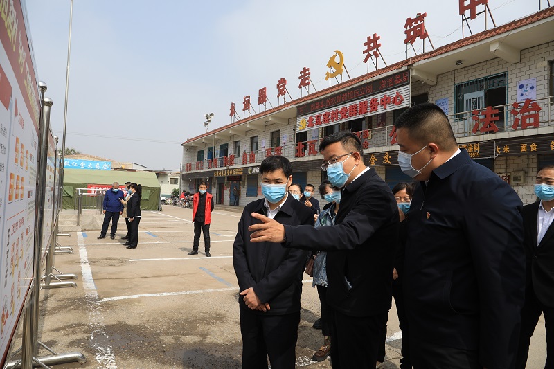 張農壽在晉源街道北瓦窯村調研抓黨建促基層治理能力提升專項行動落實工作。