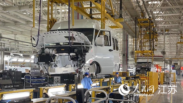 南京依維柯汽車有限公司生產(chǎn)車間。黃啟源攝