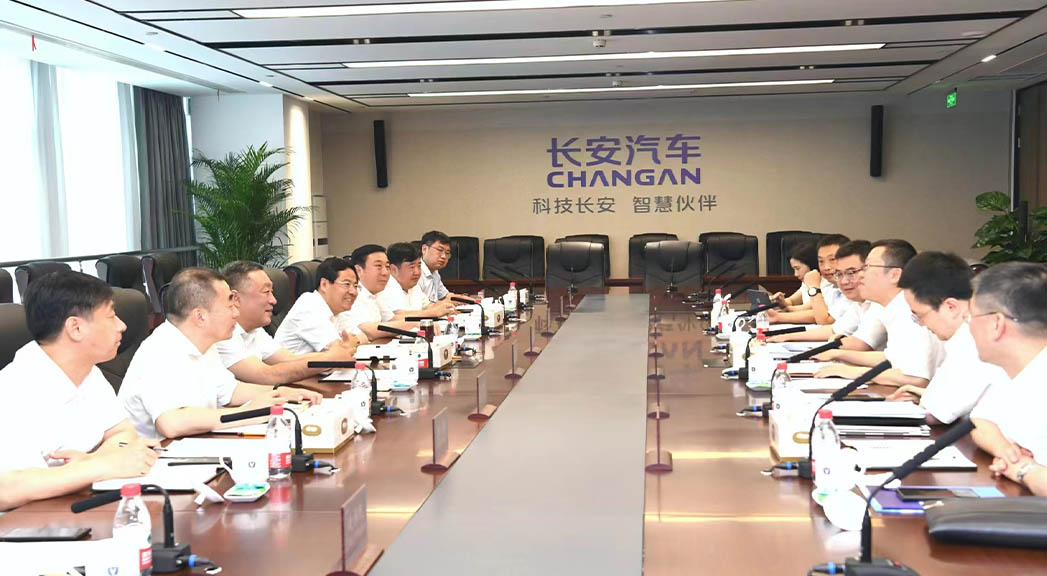 張濤帶隊(duì)赴重慶對(duì)接洽談項(xiàng)目。 白永民攝