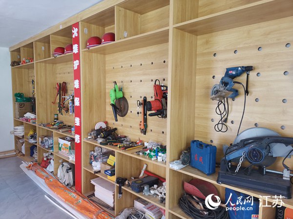 “荷樂益家”器材保管室。人民網(wǎng) 張瀚天攝