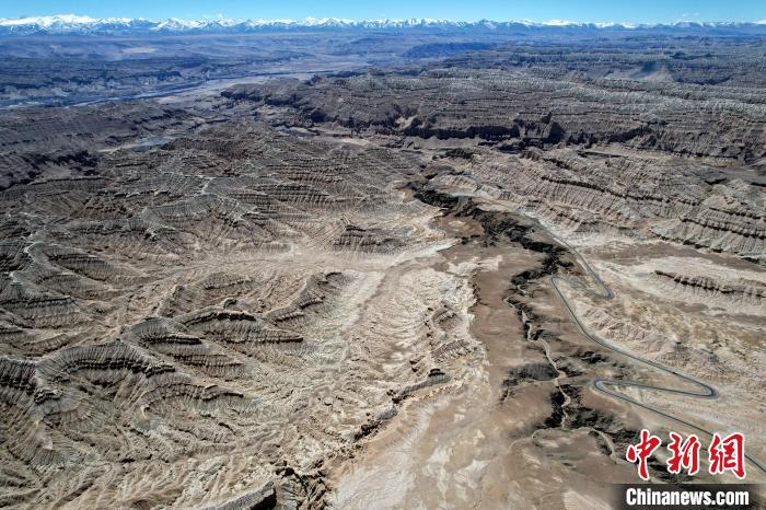 4月5日，西藏阿里札達土林。(無人機照片) 李林 攝