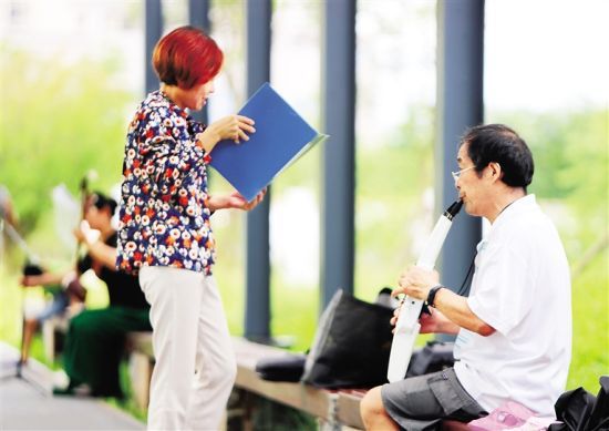 美舍河鳳翔濕地公園成為市民休閑的好去處。 南國都市報記者 汪承賢 攝