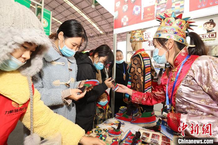 西藏瓊結赴襄陽參加漢江流域農(nóng)業(yè)博覽會，農(nóng)特產(chǎn)品受青睞(資料圖) 湖北省援藏辦供圖