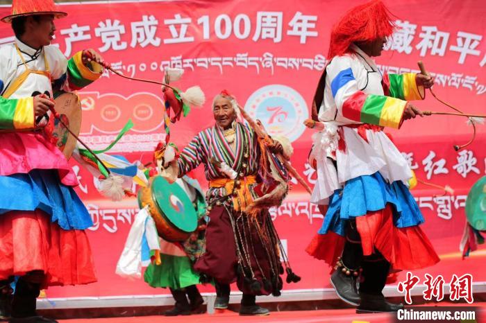 女?dāng)z影師三十年間進藏20余次:用鏡頭記錄真實的西藏