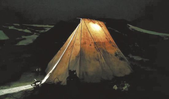 卓乃湖受困?？煽晌骼锕芾硖庂Y料圖片