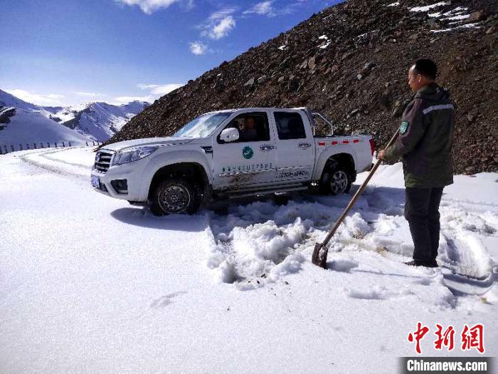 圖為管護(hù)員的工作日常。受訪(fǎng)者供圖