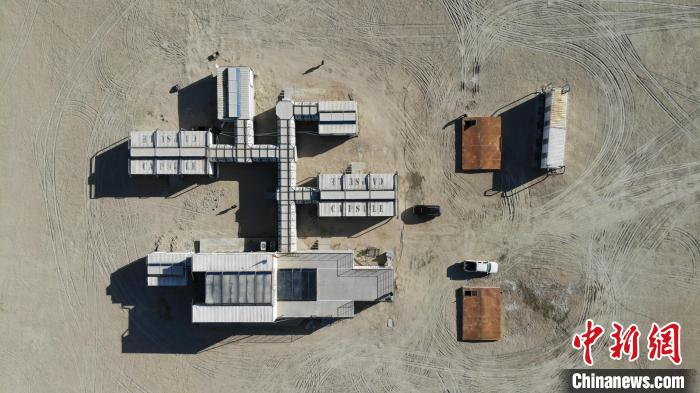 圖為無人機(jī)航拍火星營地?！O睿 攝