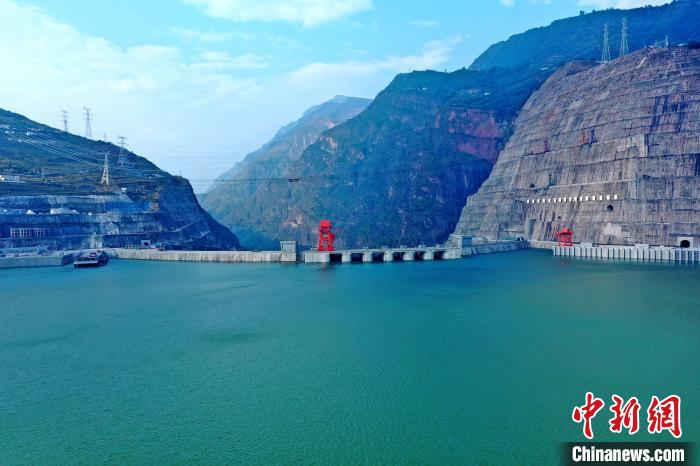 圖為白鶴灘水電站?！∷娝木止﹫D