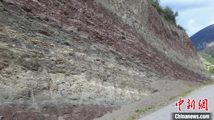 青藏高原東部始新世熱魯盆地的湖相沉積?！≈锌圃呵嗖馗咴?供圖