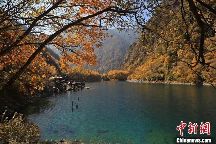 松坪溝風(fēng)光?！⑼?攝