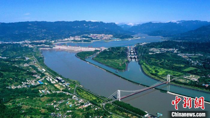 2022年夏季三峽工程為中下游補(bǔ)水。(資料圖) 湯偉 攝