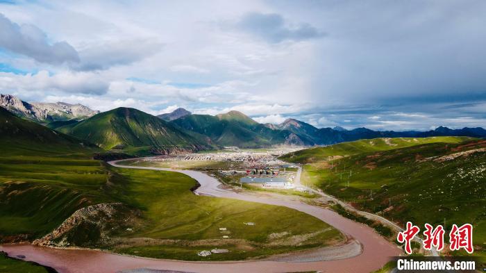 青海玉樹2022年修復(fù)草場(chǎng)超200萬(wàn)畝