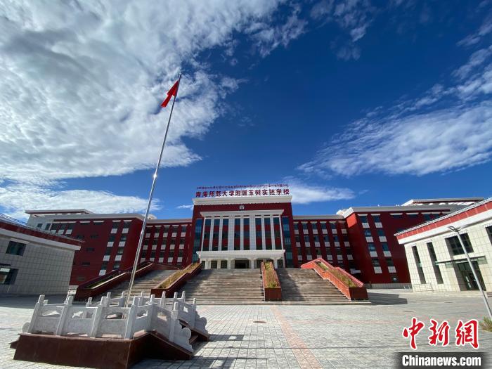 瀾滄江畔開出“教育格?；ā保含F(xiàn)代教育和生態(tài)教育并重