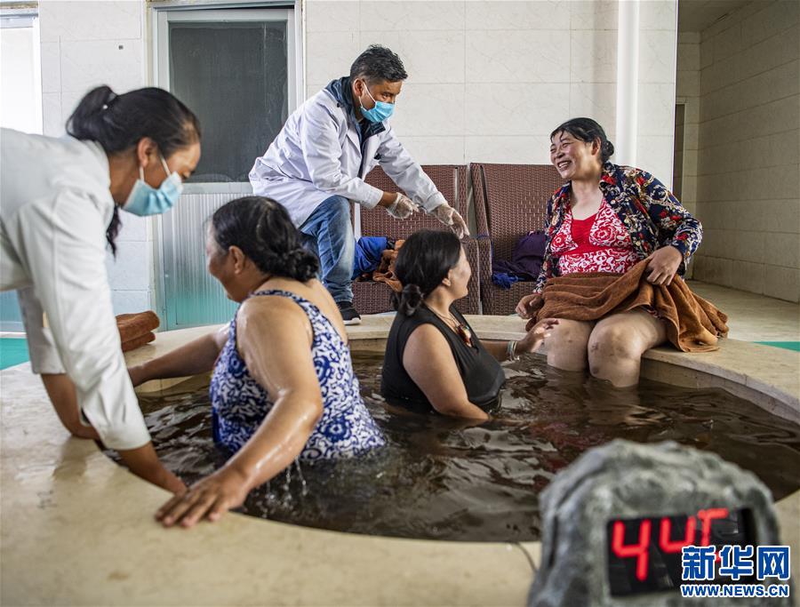 （新華全媒頭條·走向我們的小康生活·圖文互動）（10）扎西德勒，我們的新家園——西藏易地扶貧搬遷搬出幸福美好新生活