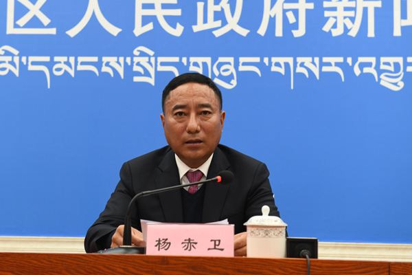 楊赤衛(wèi) 林芝市常委、政府副市長.JPG