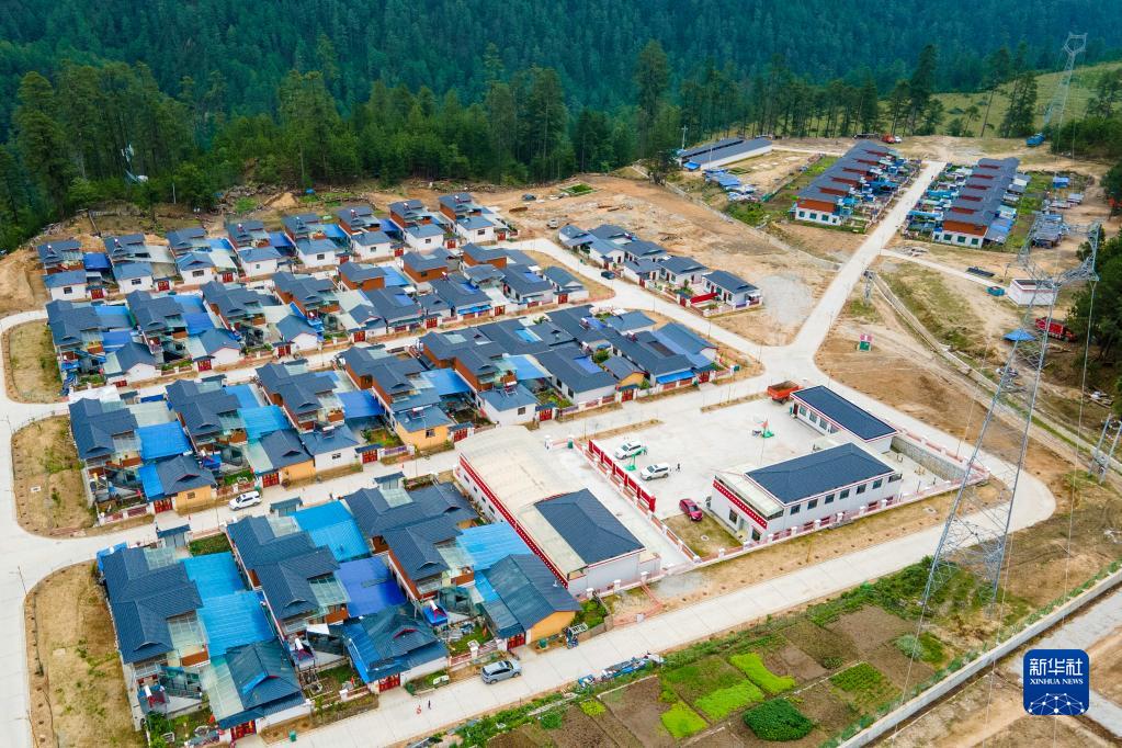 西藏林芝：易地搬遷，迎來幸福新生活