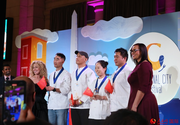 中國駐美國大使館的4名廚師榮獲專業(yè)評審亞軍。人民網(wǎng)記者 李志偉攝