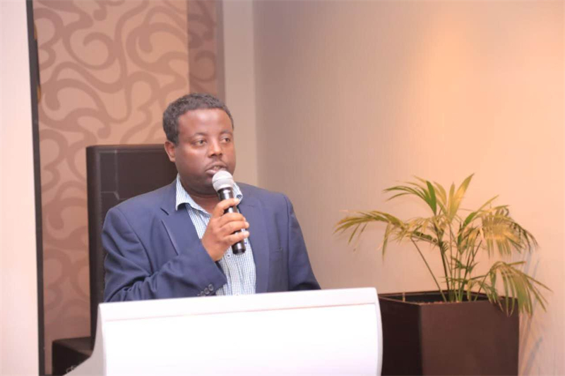 圖為埃塞俄比亞亞的斯亞貝巴大學(xué)政策研究員巴盧·德米西。受訪者供圖