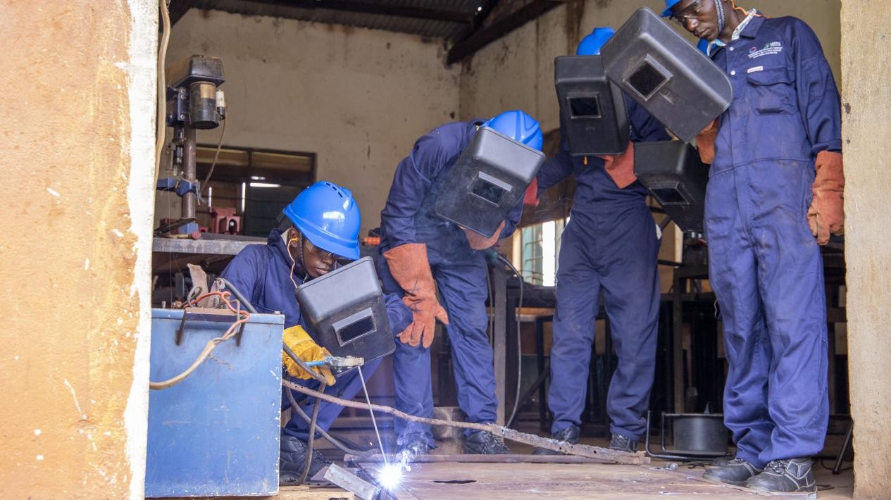 納迦與其他青年在接受技能培訓(xùn)。田雨攝