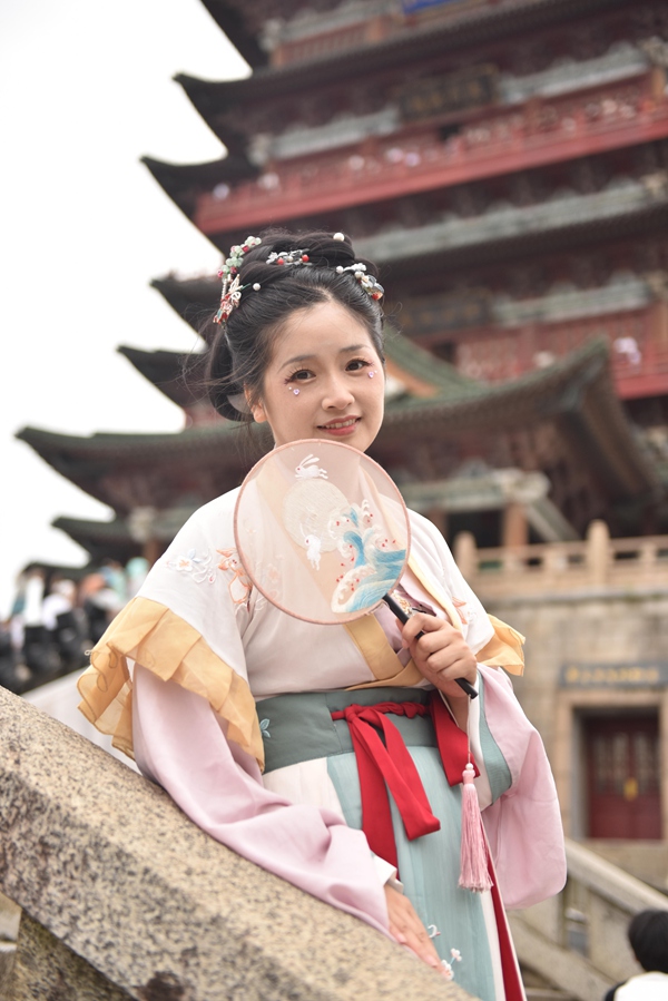 南昌滕王閣“古風(fēng)游”。受訪者供圖