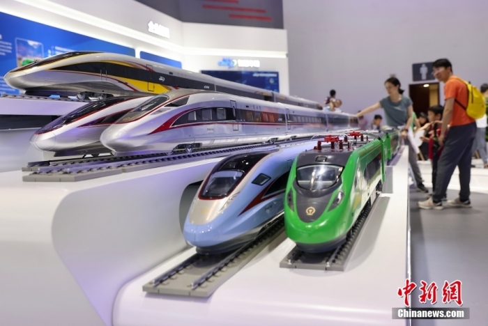 7月13日，第二十六屆北京科博會在北京國家會議中心開幕。圖為復(fù)興號系列動車組模型。<a target='_blank' href='/'><p  align=