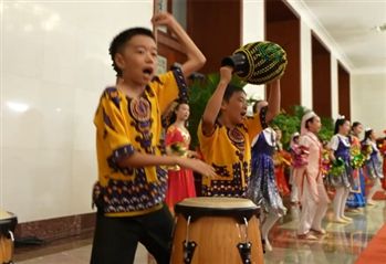 拉片看！從億點細節(jié)看懂中非情誼