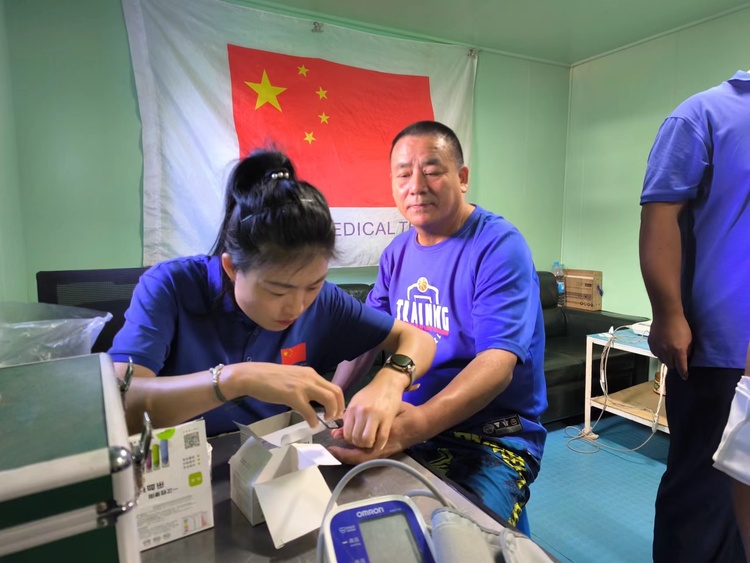 資訊有故事丨援外醫(yī)療隊(duì)員的中秋心愿:“為更多有需要的人送去健康與希望”