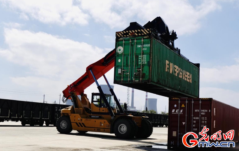 發(fā)現(xiàn)最美鐵路｜鐵龍奔騰！抒寫中歐班列草原絲路新篇章