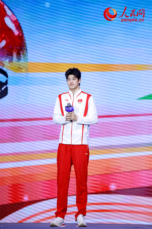 潘展樂(lè)分享自己的成長(zhǎng)經(jīng)歷。人民網(wǎng)記者 于凱攝