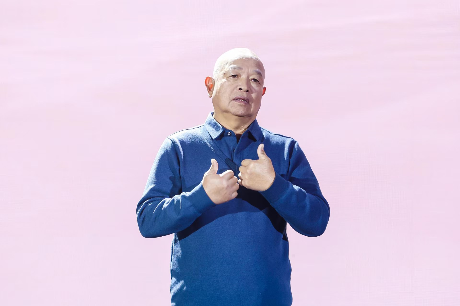 “山東好人”、煙臺市無聲洗車場經(jīng)理柳興濤。人民視頻供圖。