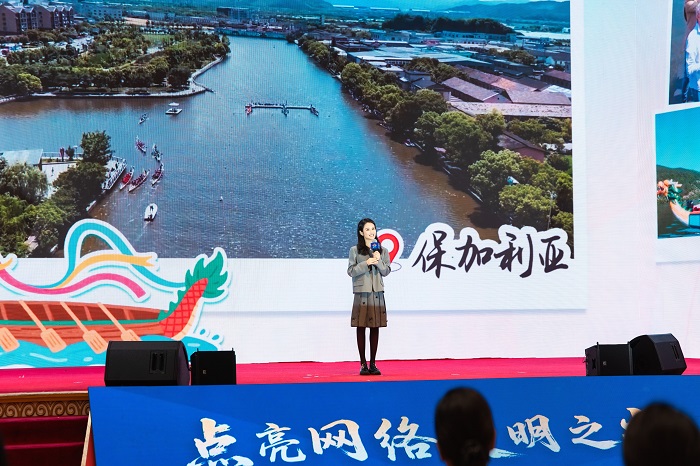 果小桃分享《照亮鄉(xiāng)土，連接世界》