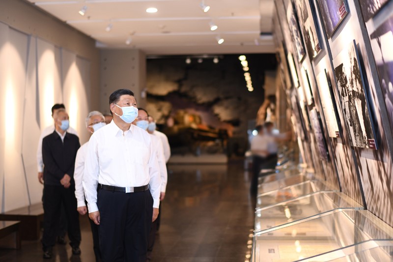 2022年8月16日至17日，中共中央總書記、國家主席、中央軍委主席習(xí)近平在遼寧考察。這是16日下午，習(xí)近平在錦州市考察遼沈戰(zhàn)役紀念館。 新華社記者 燕雁 攝