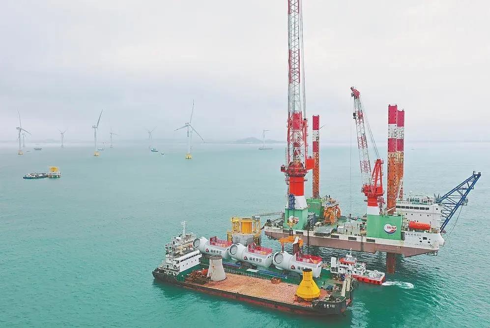 福能集團(tuán)曾是“一煤獨(dú)大”的老國企，近年來積極轉(zhuǎn)型，布局新能源、新材料、醫(yī)療健康等領(lǐng)域。圖為福能集團(tuán)三川海上風(fēng)電項(xiàng)目。（資料圖片）