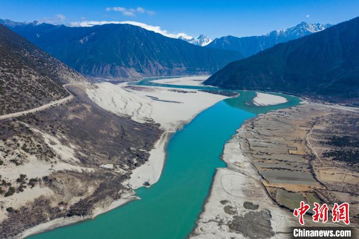 航拍米林丹娘佛掌沙丘景點(diǎn)。　何蓬磊 攝