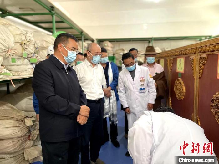 青海：“花式”取經(jīng)，傳承應(yīng)用多項(xiàng)中藏醫(yī)適宜技術(shù)