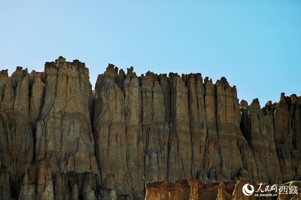 壯美的土林。人民網(wǎng) 李海霞攝