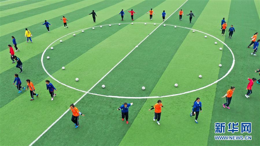 （體育·專題）（19）足球——踢球吧！草原女孩