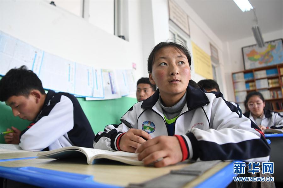 （體育·專題）（21）足球——踢球吧！草原女孩