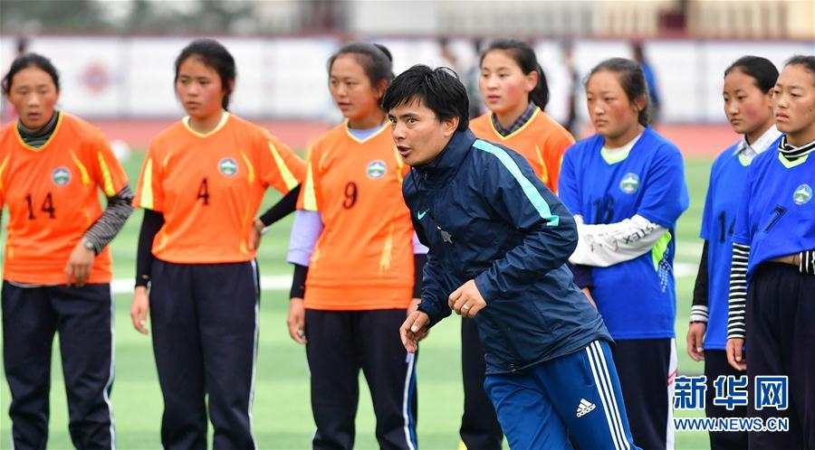 （體育·專題）（16）足球——踢球吧！草原女孩