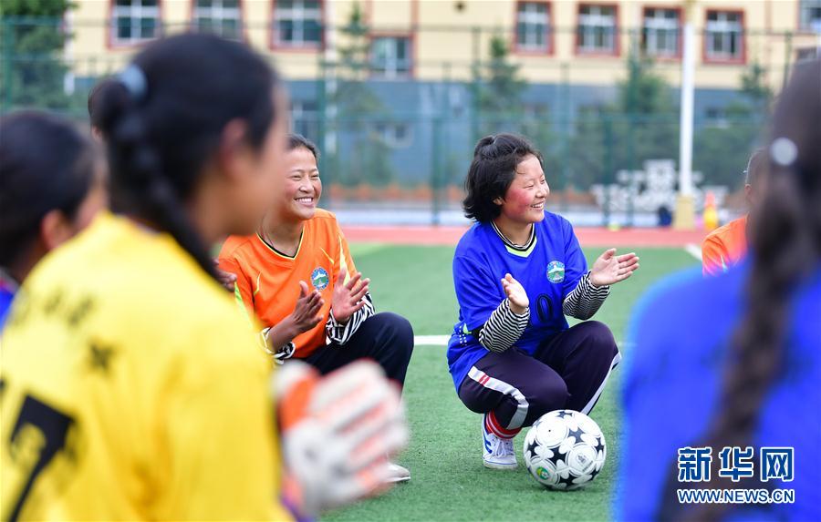 （體育·專題）（15）足球——踢球吧！草原女孩
