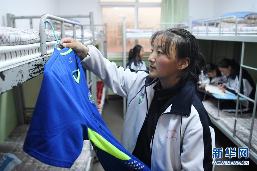 （體育·專題）（24）足球——踢球吧！草原女孩