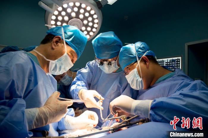 柴達(dá)木盆地包蟲病手術(shù)患者實現(xiàn)“清零”