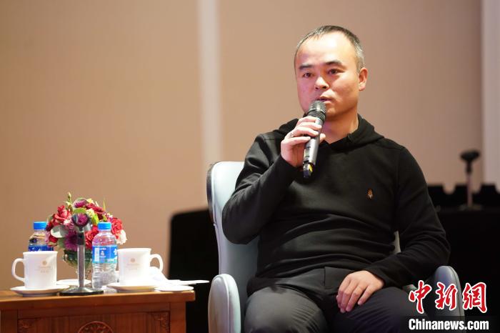 圖為<a target='_blank' >中新社</a>青海分社社長胡鐘藝就加強(qiáng)瀾湄流域新聞報(bào)道發(fā)表觀點(diǎn)?！√K丹 攝