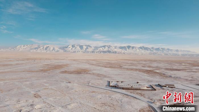 圖為冬季茶卡天空壹號景區(qū)。　李江寧 攝