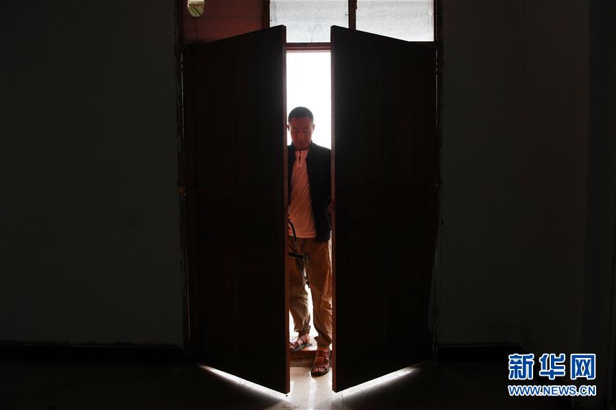 （新華全媒+）（10）千里“挪窩”，踏實開啟新生活