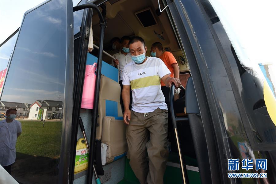 （新華全媒+）（19）千里“挪窩”，踏實開啟新生活