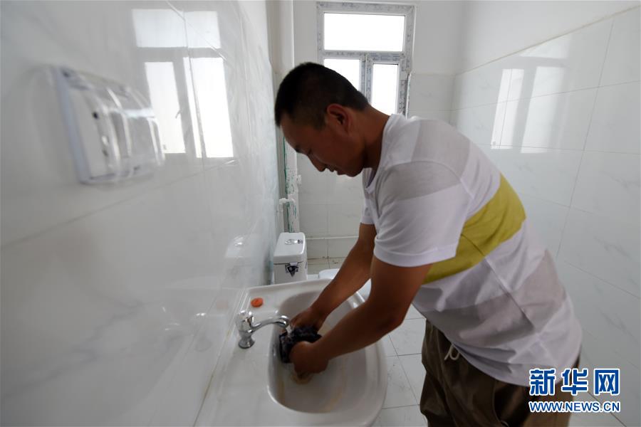 （新華全媒+）（23）千里“挪窩”，踏實開啟新生活