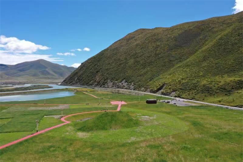 宜牛二村砂場生態(tài)修復后狀況。甘孜州石渠生態(tài)環(huán)境局供圖