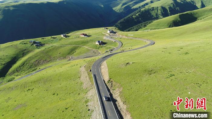 四川道孚：打通交通脈絡(luò)，連通百姓幸福